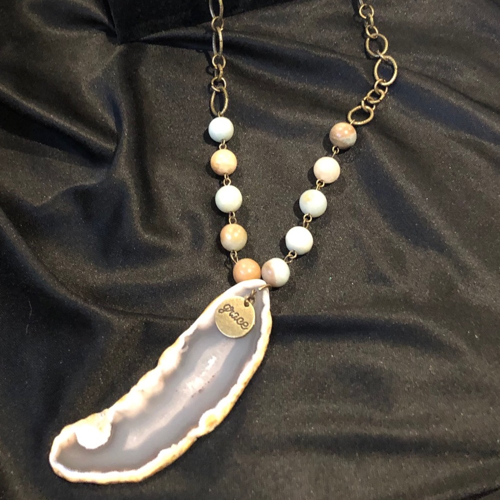 Beautiful Geode Necklace - Picture 5 of 5
